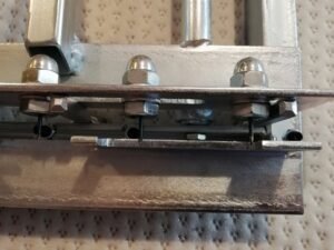 Bušač i utiskivač nitni , bočno bušenje- pocinčani sa pomičnim iglama/ zakovica u 4-5 rupa za LR, DB okvire /BEE HIVE FRAME EYELET HOLE PUNCH 4-5 holes for LR, DB – Bild 10