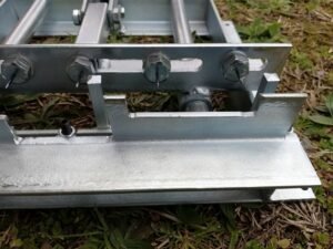 Bušač i utiskivač nitni , bočno bušenje- pocinčani sa pomičnim iglama/ zakovica u 4-5 rupa za LR, DB okvire /BEE HIVE FRAME EYELET HOLE PUNCH 4-5 holes for LR, DB – Bild 5